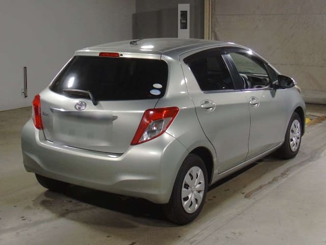 TOYOTA Vitz thumbnail 2