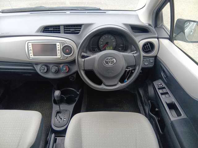 TOYOTA Vitz thumbnail 32