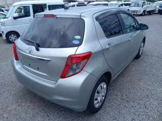 2011 TOYOTA Vitz
