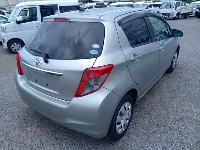 TOYOTA Vitz thumbnail 5