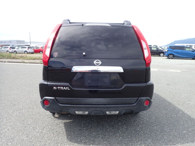 NISSAN X-Trail thumbnail 4