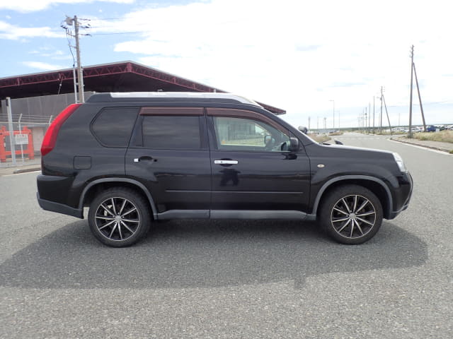 NISSAN X-Trail thumbnail 6