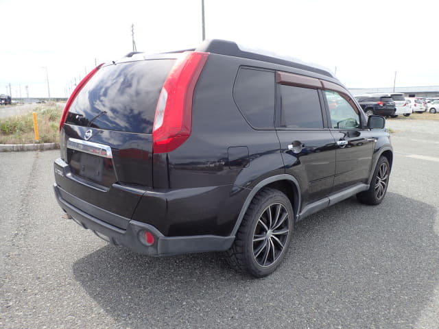 NISSAN X-Trail thumbnail 5