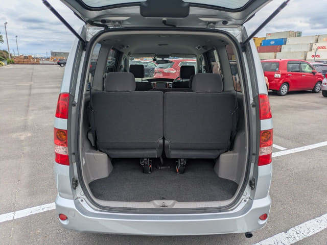 TOYOTA Noah thumbnail 29