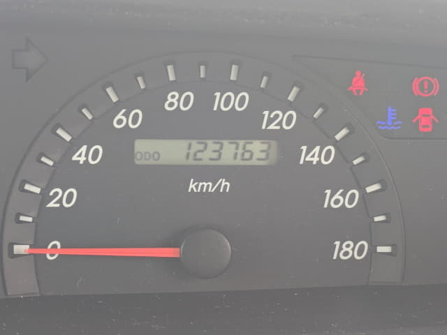 TOYOTA Noah thumbnail 36