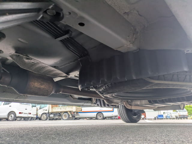 TOYOTA Noah thumbnail 17