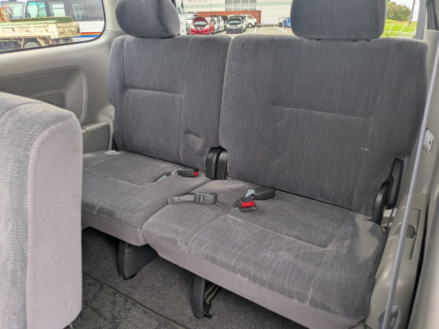 TOYOTA Noah thumbnail 28