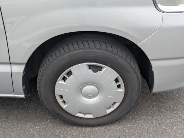 TOYOTA Noah thumbnail 9