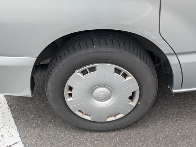 TOYOTA Noah thumbnail 12