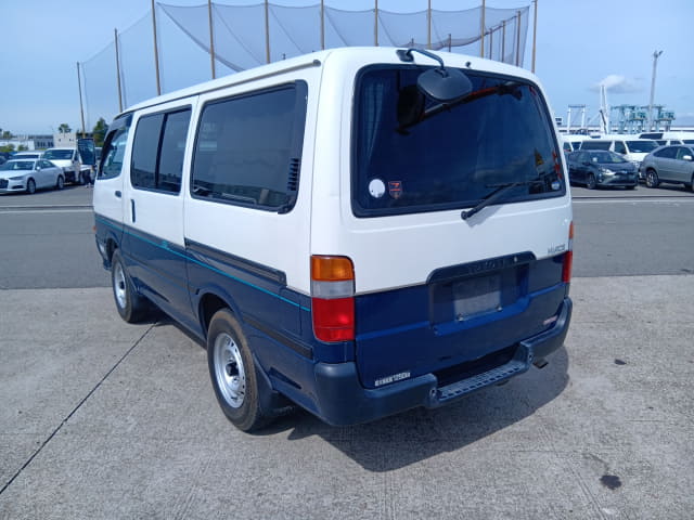 TOYOTA Hiace Van thumbnail 3