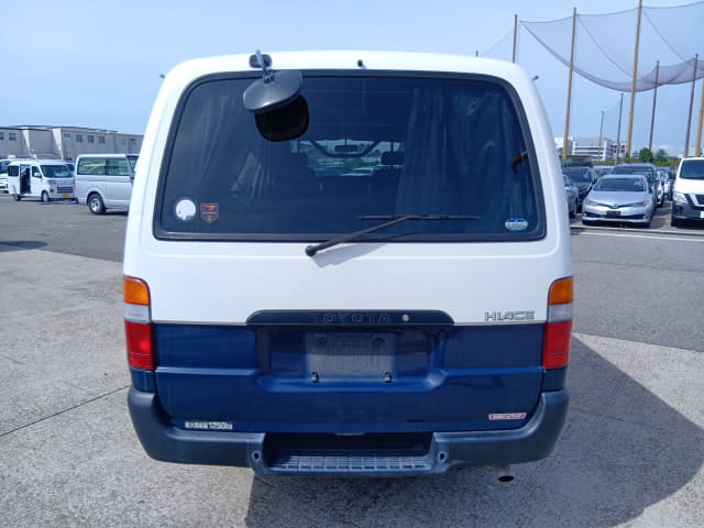 TOYOTA Hiace Van thumbnail 4