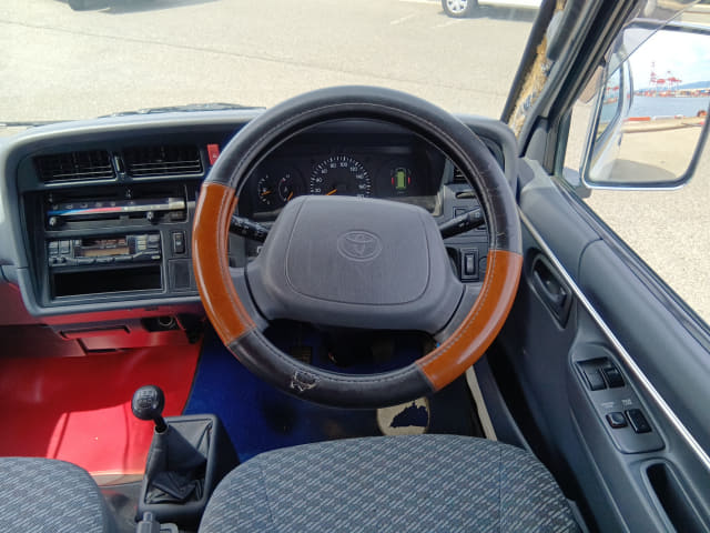 TOYOTA Hiace Van thumbnail 22