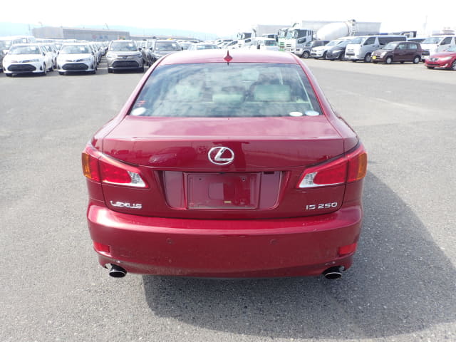 LEXUS IS thumbnail 4