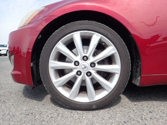 LEXUS IS thumbnail 9
