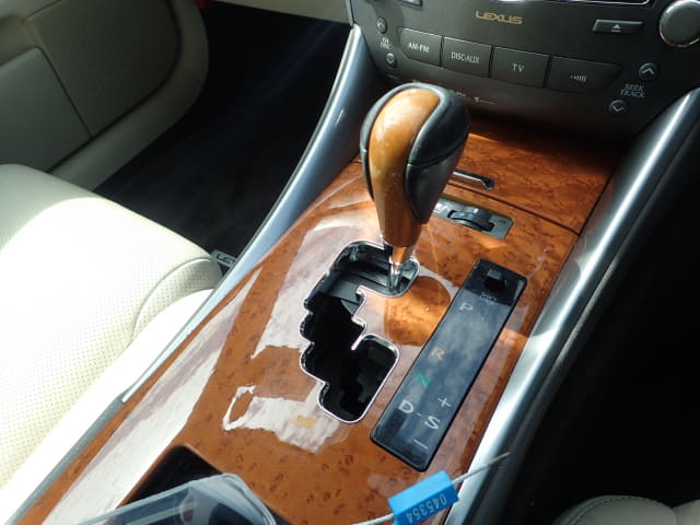 LEXUS IS thumbnail 35