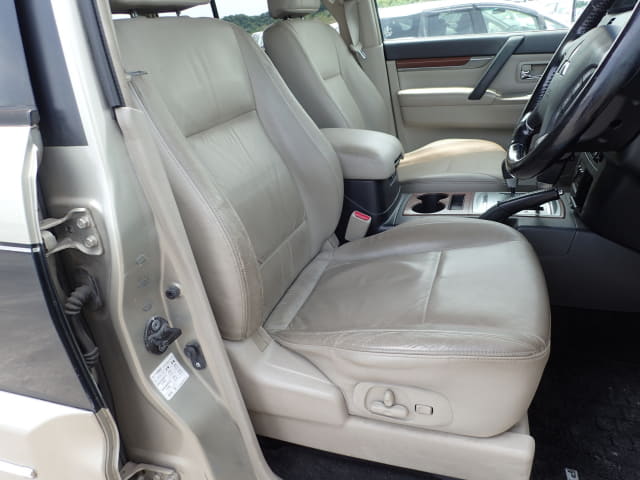 MITSUBISHI Pajero thumbnail 25