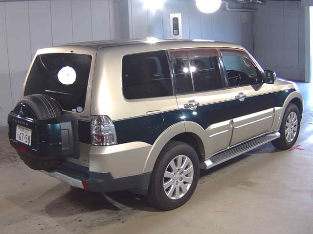 MITSUBISHI Pajero thumbnail 2