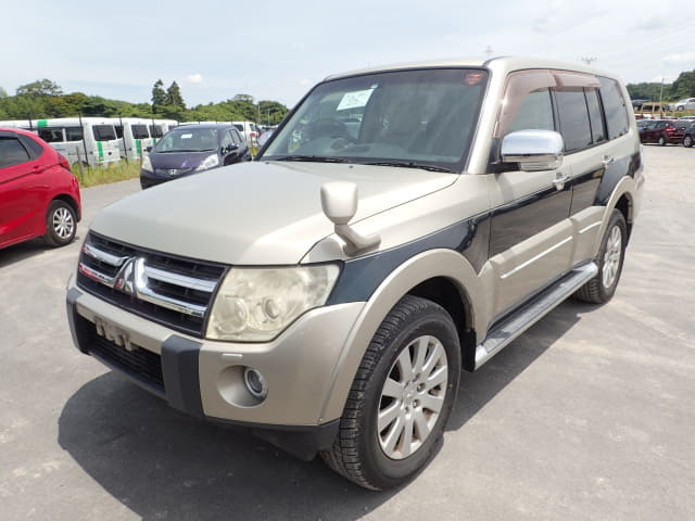 MITSUBISHI Pajero