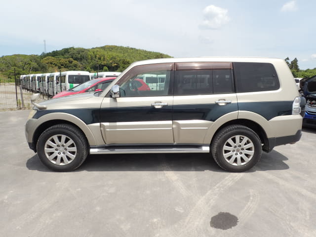 MITSUBISHI Pajero thumbnail 2