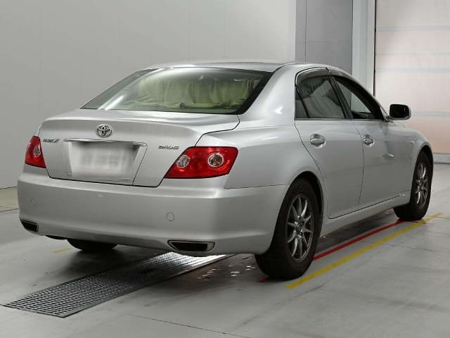 TOYOTA Mark X thumbnail 2