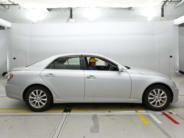 TOYOTA Mark X thumbnail 3
