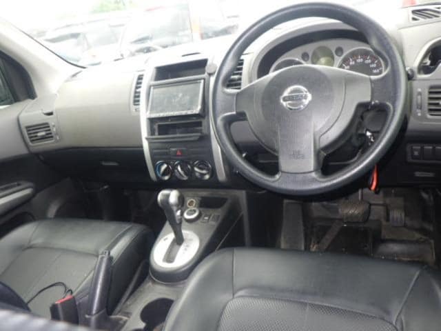 NISSAN X-Trail thumbnail 4