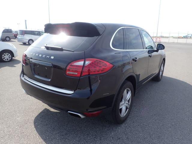 Porsche Cayenne thumbnail 5