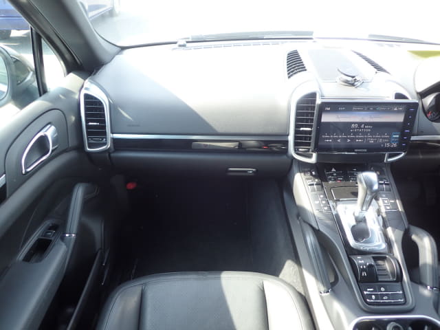 Porsche Cayenne thumbnail 32