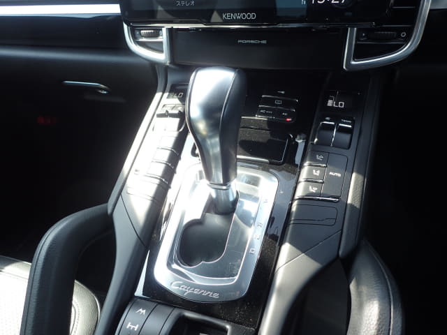 Porsche Cayenne thumbnail 40