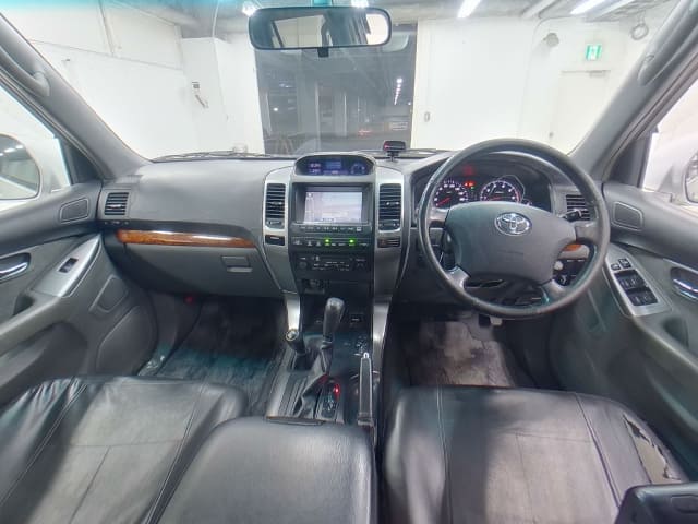 TOYOTA Land Cruiser Prado thumbnail 3