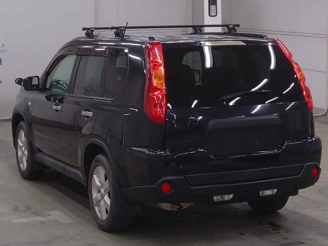NISSAN X-Trail thumbnail 3
