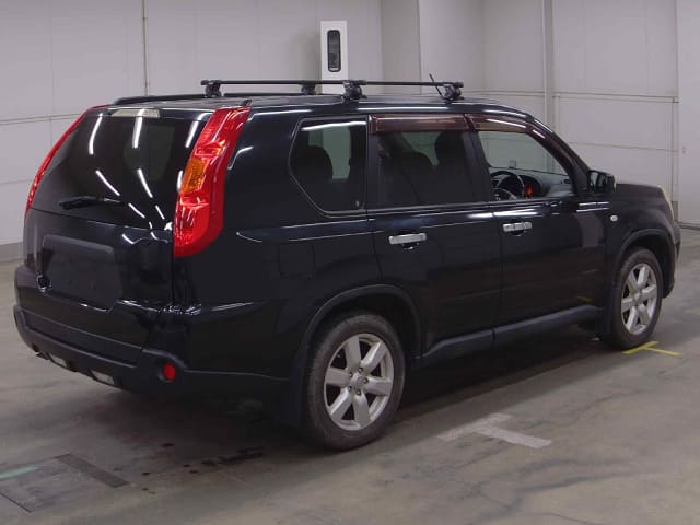 NISSAN X-Trail thumbnail 2