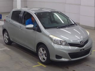 2011 TOYOTA Vitz