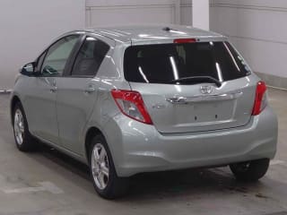 2011 TOYOTA Vitz