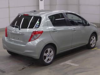 2011 TOYOTA Vitz