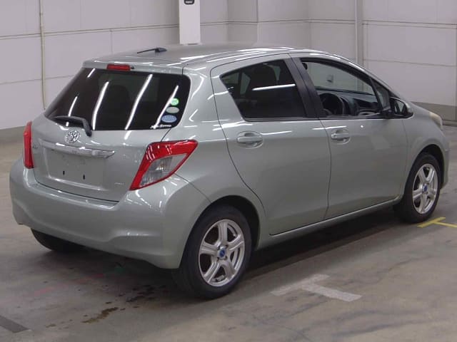 TOYOTA Vitz thumbnail 2