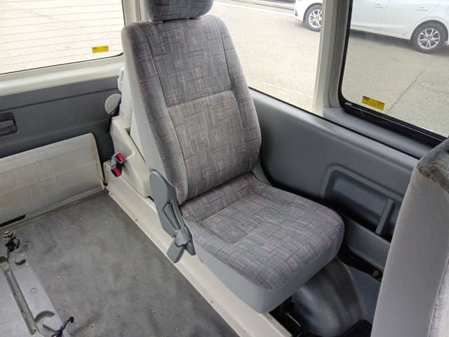TOYOTA Hiace Commuter thumbnail 30