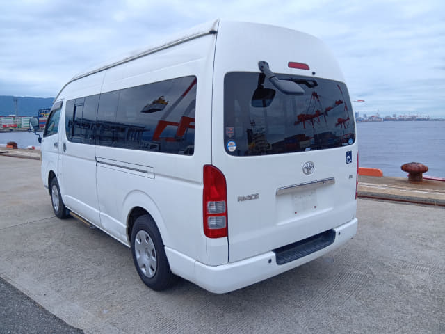 TOYOTA Hiace Commuter thumbnail 3