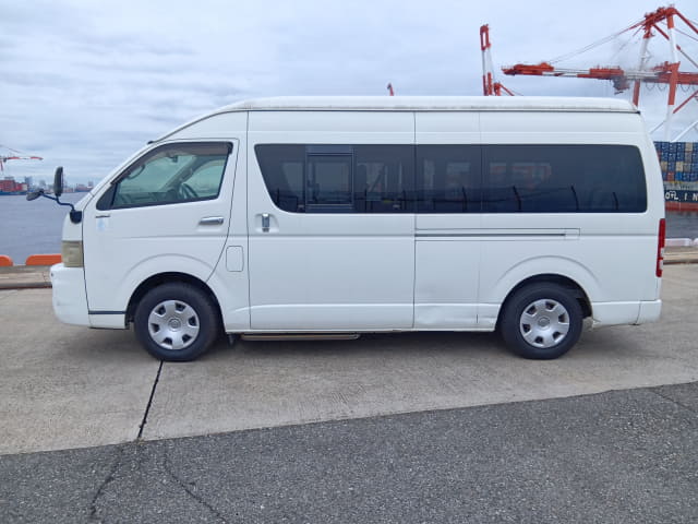 TOYOTA Hiace Commuter thumbnail 2