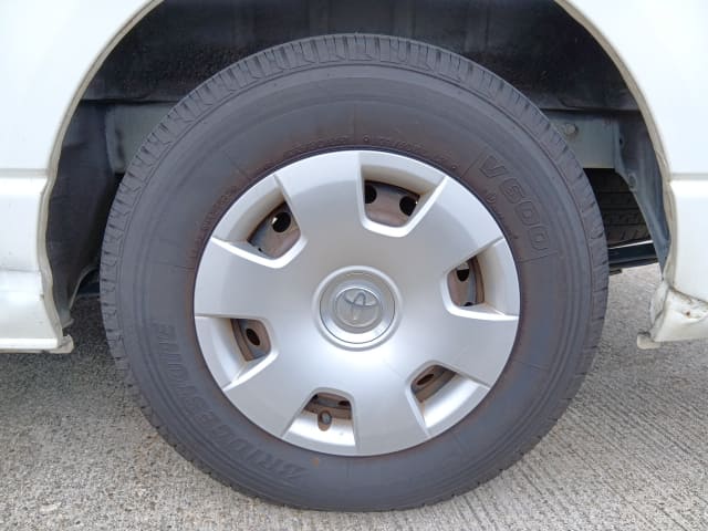 TOYOTA Hiace Commuter thumbnail 10