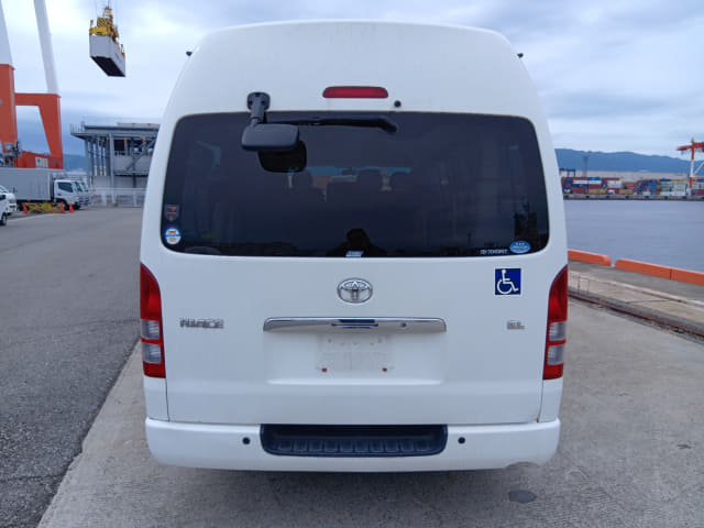 TOYOTA Hiace Commuter thumbnail 4