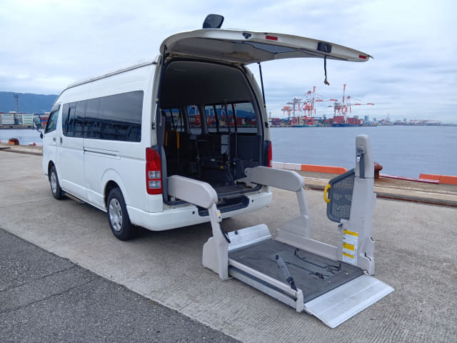 TOYOTA Hiace Commuter thumbnail 32