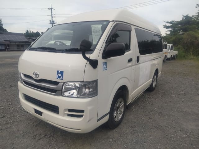TOYOTA Regiusace Van