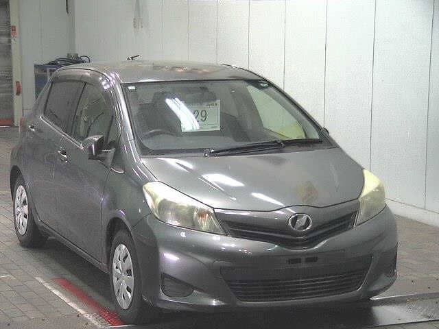 TOYOTA Vitz thumbnail 4