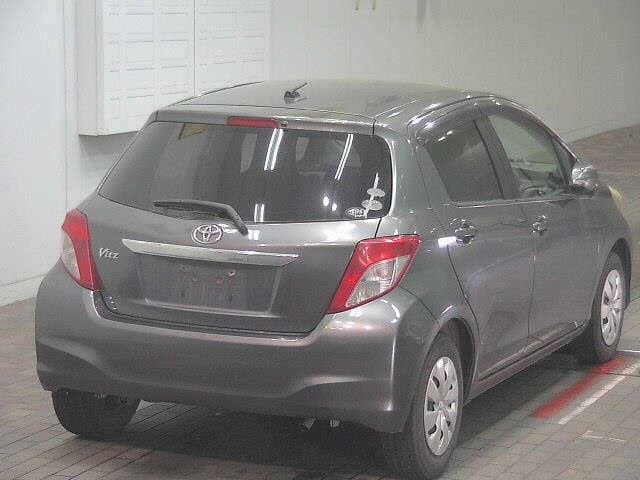 TOYOTA Vitz thumbnail 2