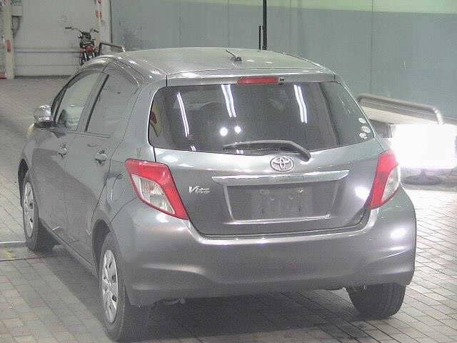 TOYOTA Vitz thumbnail 5