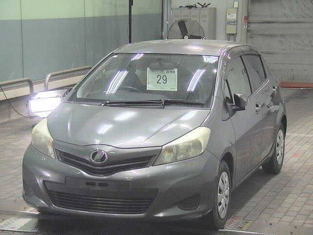 2011 TOYOTA Vitz