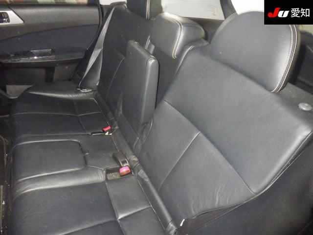 SUBARU Forester thumbnail 4