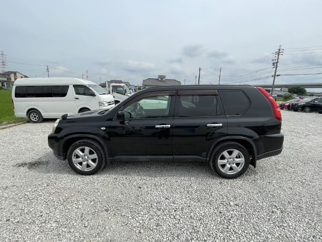 NISSAN X-Trail thumbnail 2