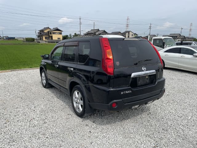 NISSAN X-Trail thumbnail 3